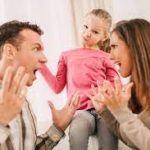 Comment aider un enfant à affronter le divorce de ses parents ?