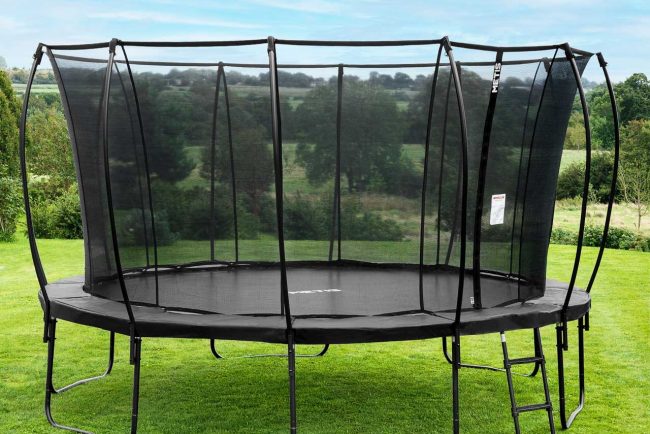 Quels sont les dangers encourus en jouant au trampoline ?