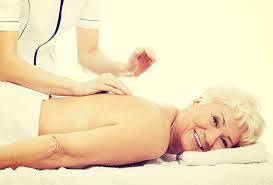 Quels sont les différents types de massage idéals pour les personnes âgées