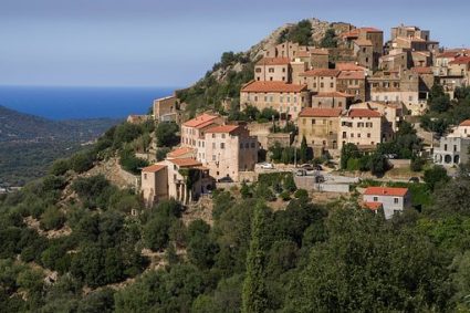 Pourquoi devrait-on visiter la Corse?