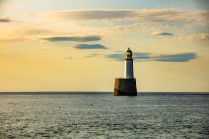 Comment les phares et balises suisses éclairent-ils notre route vers l’aventure ?