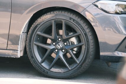 L’importance de bien choisir ses pneus pour la sécurité routière