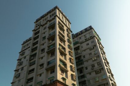 L’impact du secteur immobilier sur l’économie locale en 2025